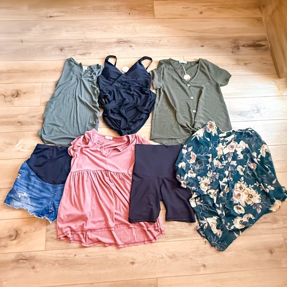 WOMENS SIZE SMALL/MEDIUM MATERNITY BUNDLE - Picture 1 of 11
